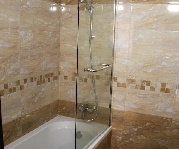 александър 2* Pavel Banya